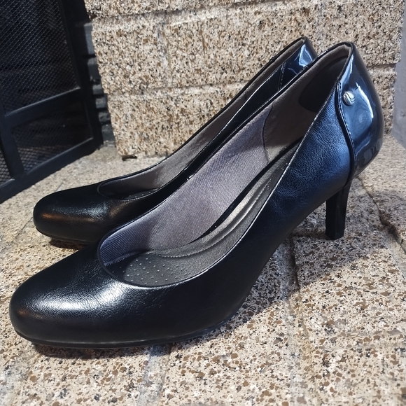 Lifestride Heels Flex Faux Leather Patent Leather Pumps - Picture 1 of 16